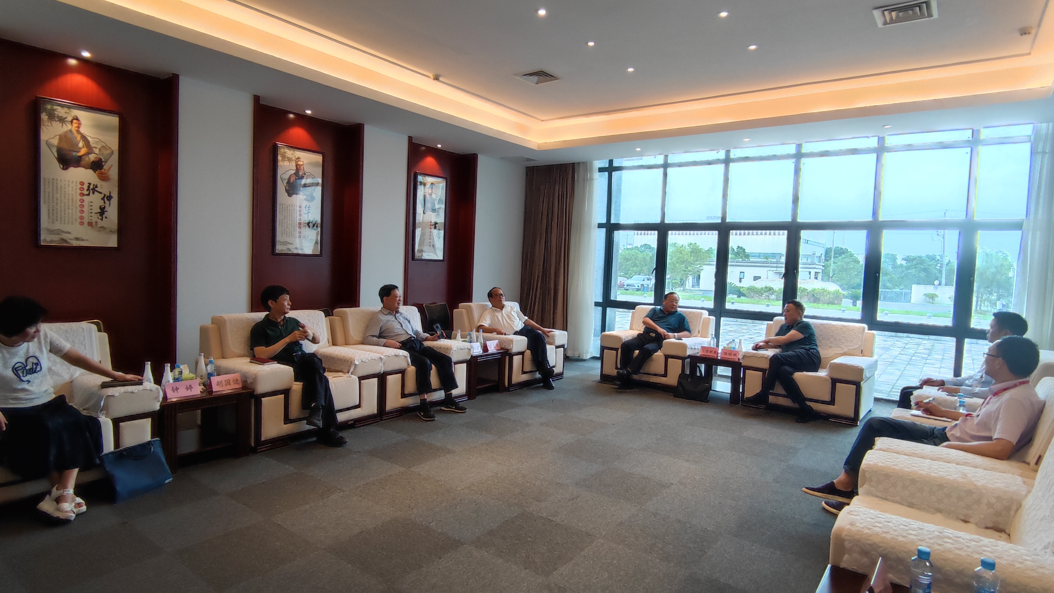 TkVRQrGE6W.jpg TkVRQrGE6W.jpg