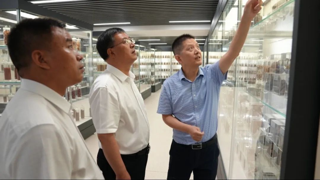 piAWgkeW1T.jpg piAWgkeW1T.jpg