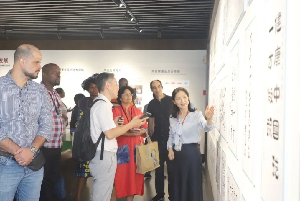 jBn5e70qwn.jpg jBn5e70qwn.jpg