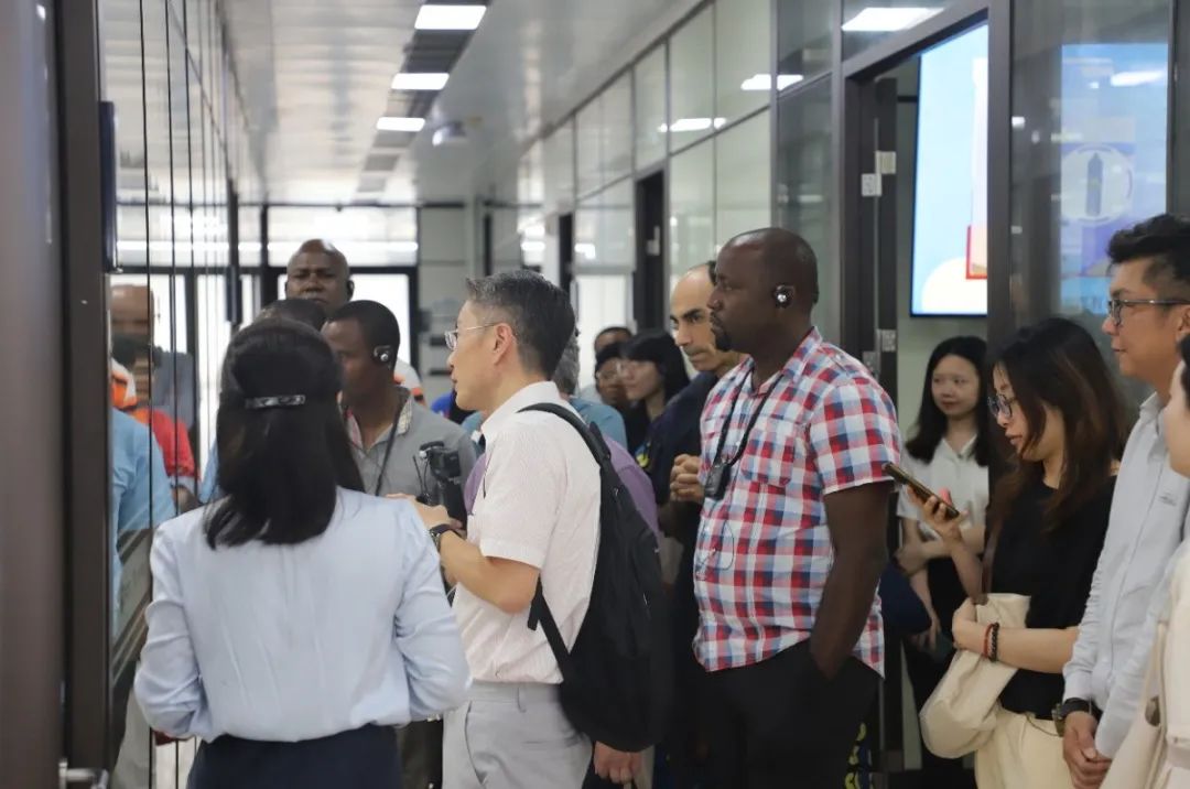 yTuK8a5tl2.jpg yTuK8a5tl2.jpg